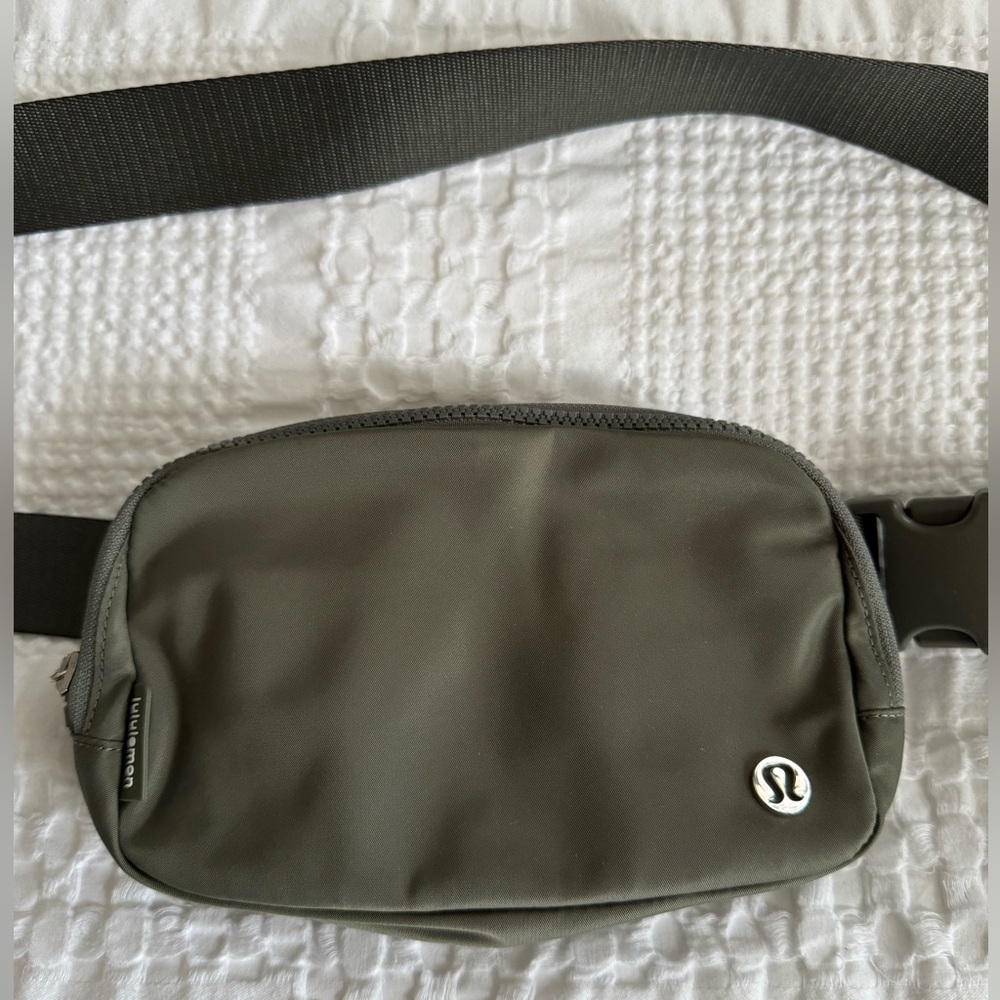 lululemon athletica Everywhere Belt Bag 1L Grey Sage - Unisex